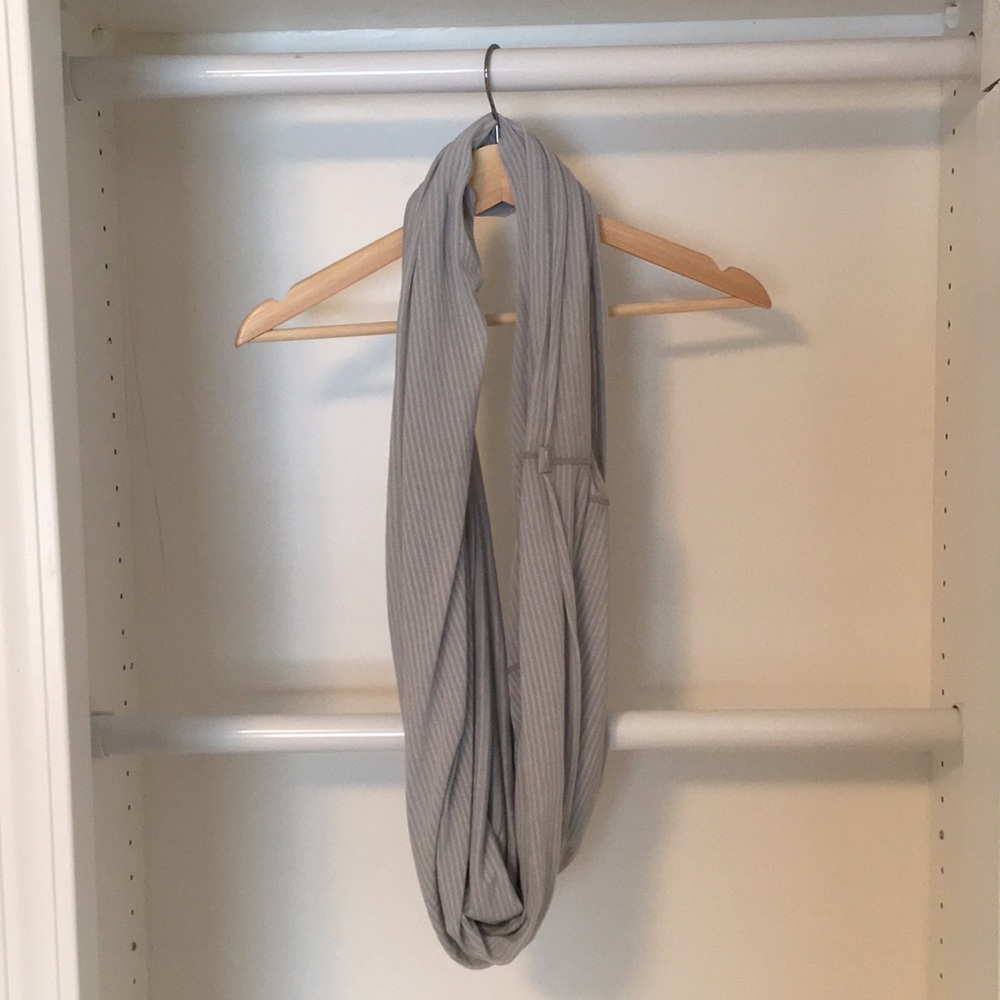 Nike infinity scarf